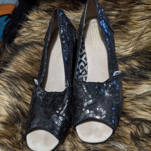 TOMS Black sequined wedges
